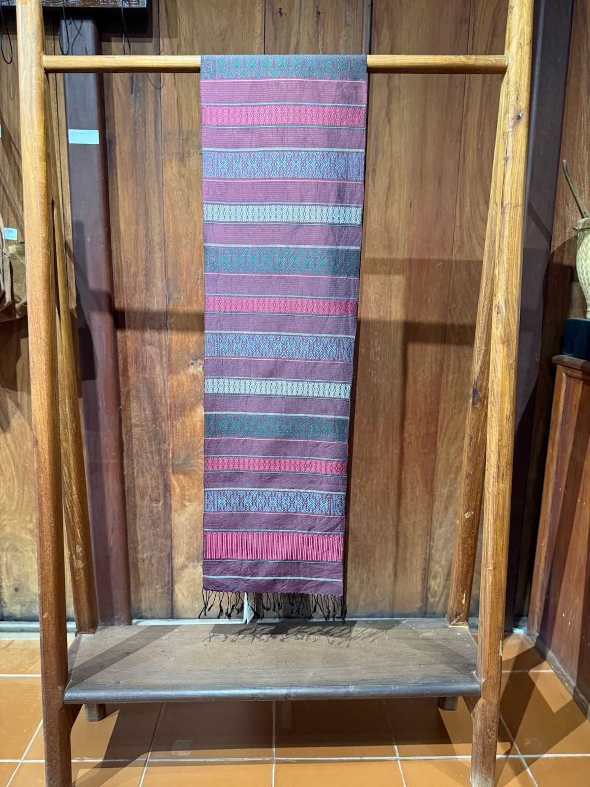 Shoulder Cloth - Floral Motif (Purple)